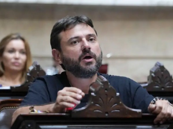 GRABOIS SILBÓ «ALTA COIMERA» CUANDO LLEGÓ KARINA MILEI AL CONGRESO