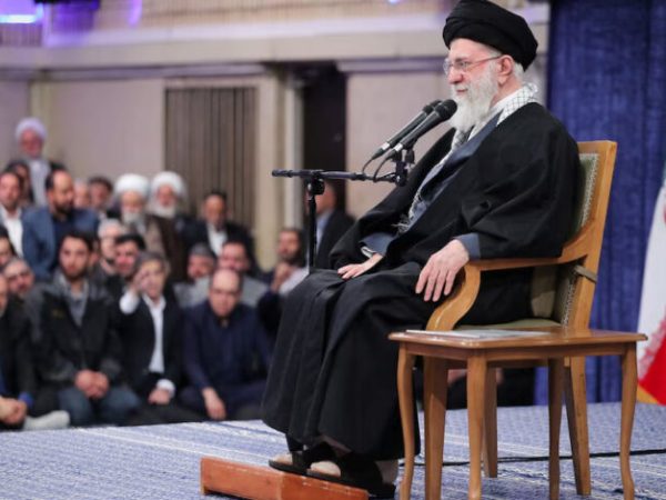 EE.UU. E ISRAEL ATACARON IRÁN Y ASESINARON AL AYATOLÁ