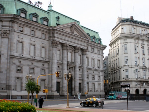 CRÉDITOS VIP EN EL BANCO NACIÓN: LA LISTA LOS FUNCIONARIOS OFICIALISTAS BENEFICIADOS